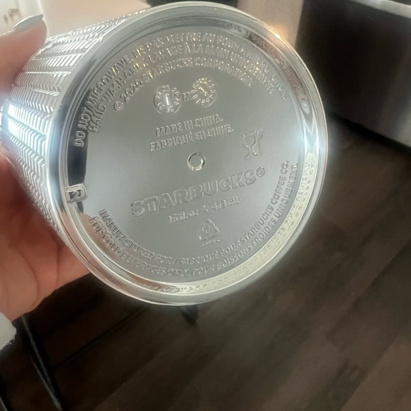 NEW- Starbucks Holiday Cup with Straw - Silver - Picture 4 of 4